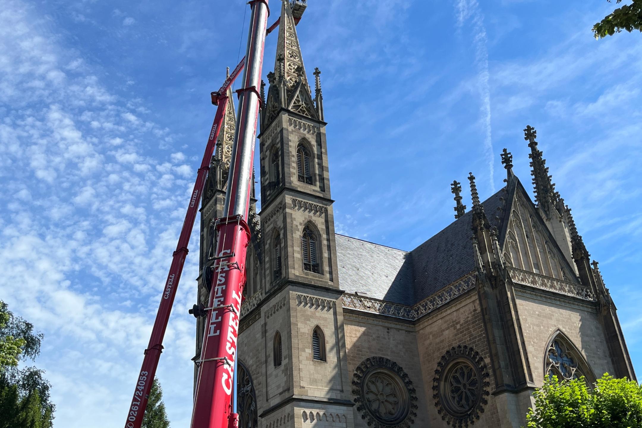 Renovierungsarbeiten an der Turmspitze im Juli 2024